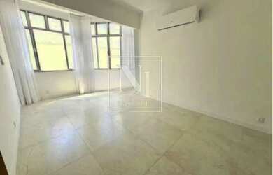 Imagem: O apartamento possui 3 Dormitórios, 3 Banheiros, 100m² de