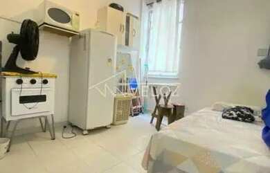 Imagem: A kitnet possui 1 Banheiro, 12m² de Área e está localizado