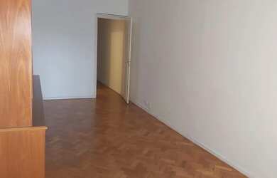 Imagem: O depósito para alugar possui e está localizado em Centro