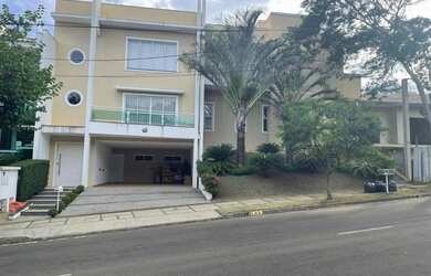 Imagem: A casa em condomínio possui 5 Dormitórios, 5 Banheiros, 4