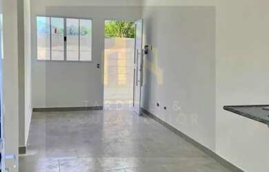 Imagem: A casa em condomínio possui 2 Dormitórios, 2 Banheiros, 1