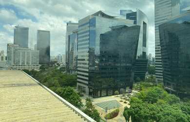 Imagem: O depósito possui 2 Vagas na garagem, 90m² de Área e está