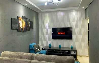 Imagem: A casa possui 2 Dormitórios, 3 Banheiros, 2 Vagas na garagem