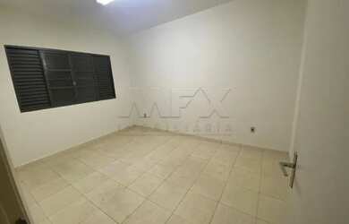 Imagem: A casa possui 3 Dormitórios, 3 Banheiros, 3 Vagas na garagem