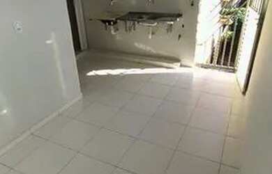 Imagem: A casa possui 2 Dormitórios, 1 Banheiro e está localizado