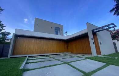 Imagem: A casa em condomínio possui 4 Dormitórios, 5 Banheiros, 5