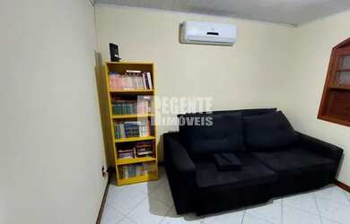 Imagem: A casa possui 5 Dormitórios, 5 Banheiros, 2 Vagas na garagem