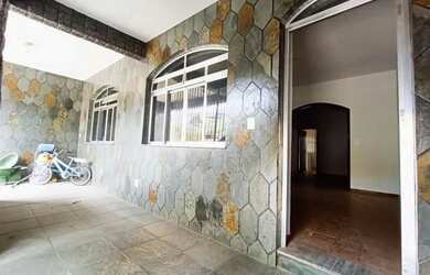 Imagem: A casa possui 3 Dormitórios, 1 Banheiro e 90m² de Área e