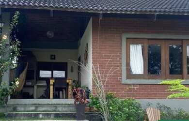 Imagem: A casa em condomínio possui 4 Dormitórios, 5 Banheiros, 2