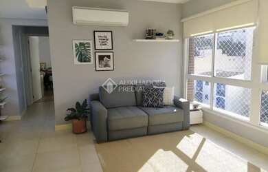 Imagem: O apartamento possui 2 Dormitórios, 2 Banheiros, 2 Vagas na