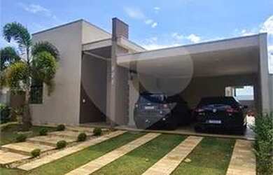 Imagem: A casa em condomínio possui 3 Dormitórios, 4 Banheiros, 4