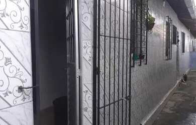 Imagem: A casa possui 2 Dormitórios, 1 Banheiro e está localizado