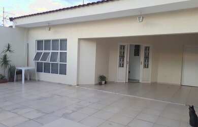 Imagem 1: Casa Venda Santa Mônica. 153m² de Área, 3 Vagas na garageme4 Dormitórios