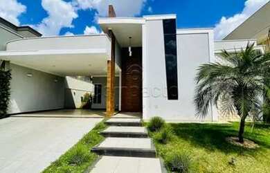 Imagem: A casa em condomínio possui 3 Dormitórios, 4 Banheiros, 4