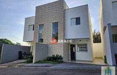 Imagem: A casa possui 3 Dormitórios, 3 Banheiros, 2 Vagas na garagem