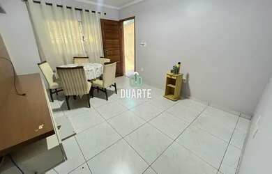 Imagem: A casa possui 3 Dormitórios, 4 Banheiros, 2 Vagas na garagem