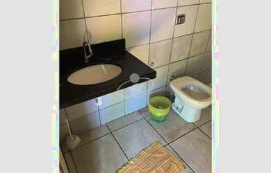 Imagem: A casa possui 5 Dormitórios, 5 Banheiros, 2 Vagas na garagem