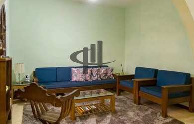 Imagem: A casa possui 4 Dormitórios, 2 Banheiros, 3 Vagas na garagem