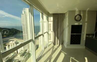 Imagem: O apartamento possui 3 Dormitórios, 4 Banheiros, 2 Vagas na