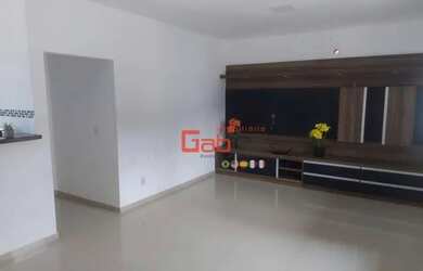 Imagem: A casa possui 3 Dormitórios, 3 Banheiros, 2 Vagas na garagem