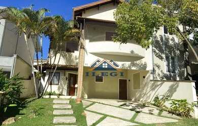 Imagem: A casa em condomínio possui 4 Dormitórios, 4 Banheiros, 4