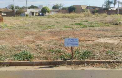 Imagem: O terreno possui 200m² de Área e está localizado em Parque