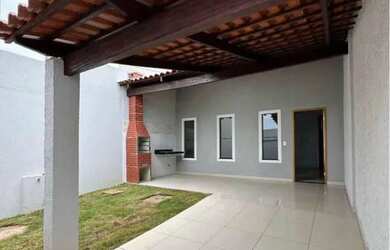 Imagem: A casa possui 3 Dormitórios, 2 Banheiros, 3 Vagas na garagem