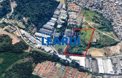 Imagem: O terreno possui 34.317m² de Área e está localizado em Jardim