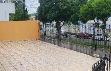 Imagem 12: CASA DE ESQUINA LOCALIZADA NO BAIRRO DOM PEDRO, COM 3 QUARTOS SENDO 1...