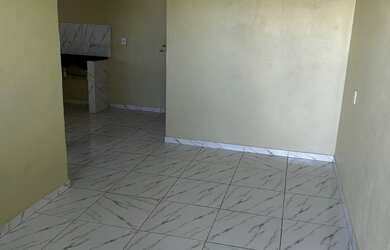 Imagem: A casa possui 2 Dormitórios e 1 Banheiro e está localizado