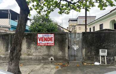 Imagem: A casa possui 2 Dormitórios, 2 Banheiros, 256m² de Área e