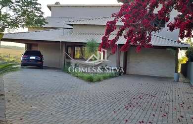 Imagem: A casa em condomínio possui 5 Dormitórios, 5 Banheiros, 5