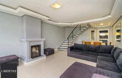 Imagem 7: Sobrado de 3 dormitórios e 4 vagas no Alto Petrópolis para alugar