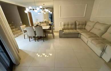 Imagem: A casa em condomínio possui 2 Dormitórios, 4 Banheiros, 2