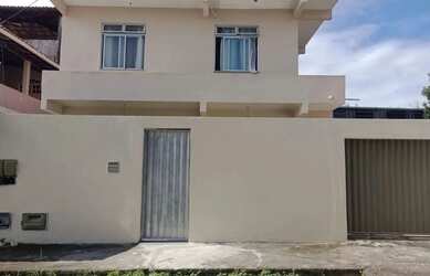 Imagem: A casa em condomínio possui 4 Dormitórios, 2 Banheiros, 2