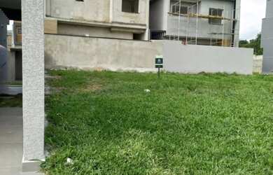 Imagem: O terreno possui 128m² de Área e está localizado em Costeira