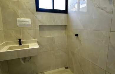 Imagem 3: Casa no Padang. Piscina, Churrasqueira, Ar-condicionadoe200m² de Área