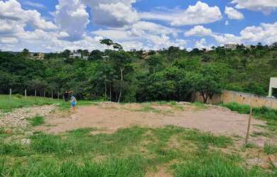 Imagem: O terreno possui 800m² de Área e está localizado em Setor
