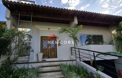 Imagem: Casa de condomínio em Avenida Mário Ranieri, 45 Quadra 4