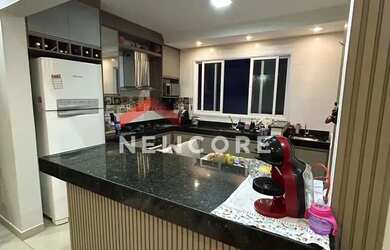 Imagem: O apartamento possui 2 Dormitórios, 2 Banheiros, 2 Vagas na