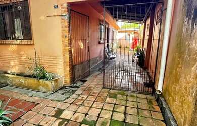 Imagem 4: Casa na Rua Marista, Partenon, com 11,00 de frente por 23,00 de frente...