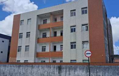 Imagem: O apartamento possui 3 Dormitórios, 1 Banheiro, 1 Vaga na garagem