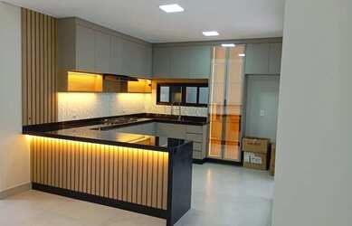 Imagem: A casa em condomínio possui 2 Dormitórios, 2 Banheiros, 4