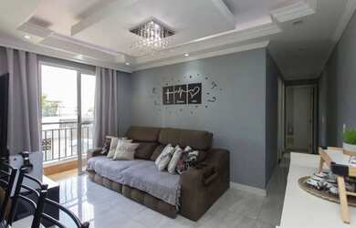 Imagem: O apartamento possui 2 Dormitórios, 1 Banheiro, 1 Vaga na garagem