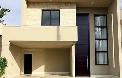 Imagem: A casa em condomínio possui 4 Dormitórios, 1 Banheiro, 3 Vagas