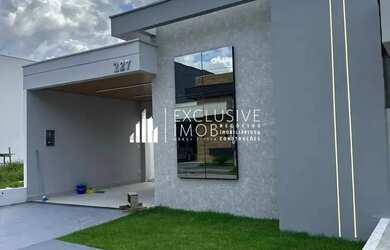 Imagem: A casa em condomínio possui 3 Dormitórios, 2 Banheiros, 1