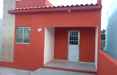 Imagem: A casa possui 2 Dormitórios, 1 Banheiro, 1 Vaga na garagem