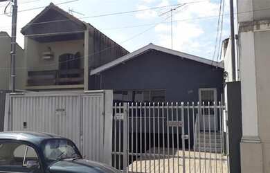 Imagem: O depósito possui 4 Vagas na garagem, 290m² de Área e está