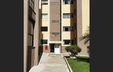 Imagem: O apartamento possui 3 Dormitórios, 1 Banheiro, 1 Vaga na garagem