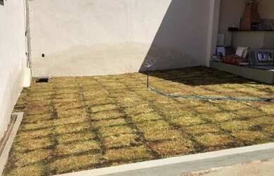 Imagem: A casa possui 2 Dormitórios, 1 Banheiro, 1 Vaga na garagem